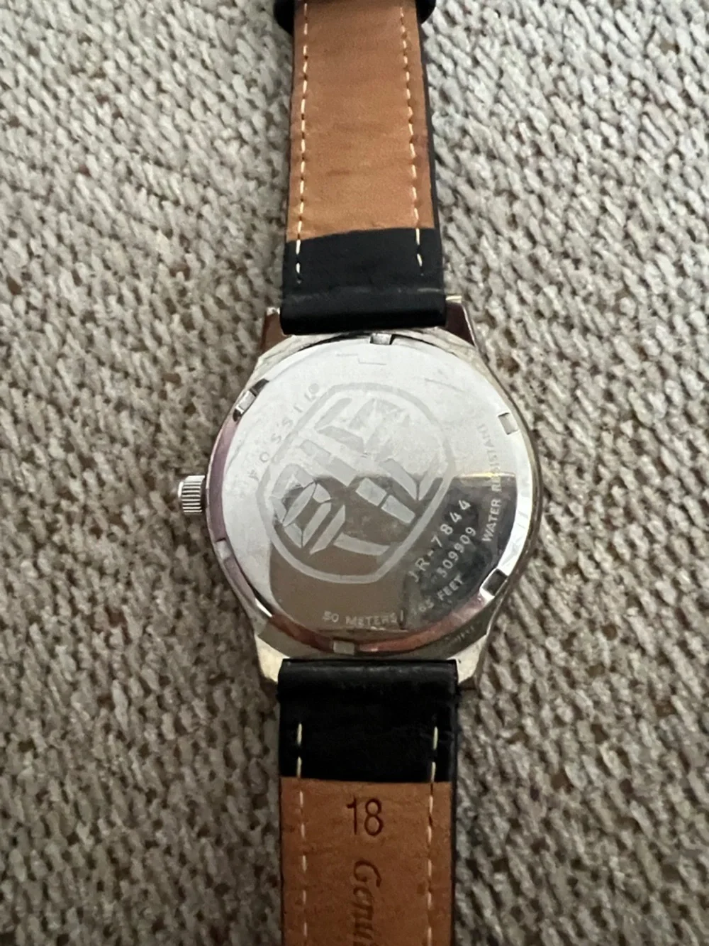 Fossil sleek round